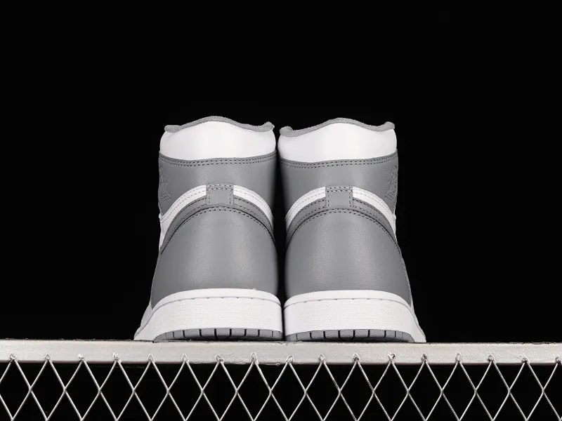 All categories Air Jordan Jordan series basketball shoes Air Jordan 1 High foreign trade version Air Jordan 1 High OG "Stealth" AJ1 Joe 1 white gray 555088-037